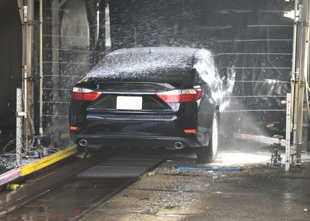 洗車の頻度は週一か 黒 白 新車 コーティング車までケース別に解説 自動車ファン Com